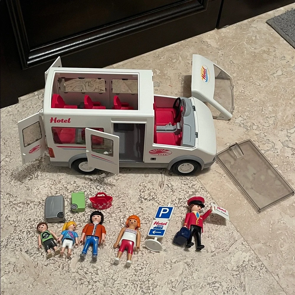 Playmobil Hotel Shuttle Van with Figures (5267) - all pieces included - Picture 2 of 2